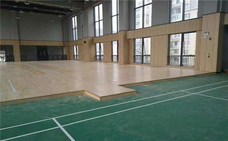 拼接板運動籃球地板造價是的多少?