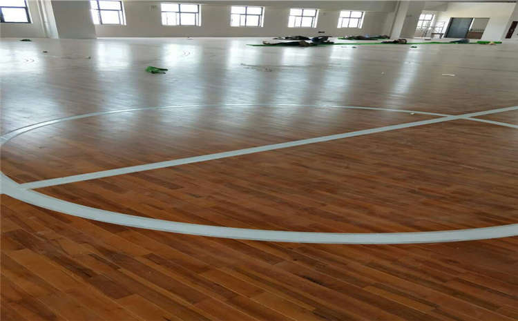上海楓木體育木地板施工方案