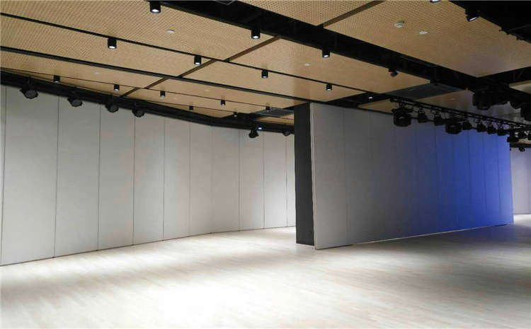 體育木地板地面基礎施工要求