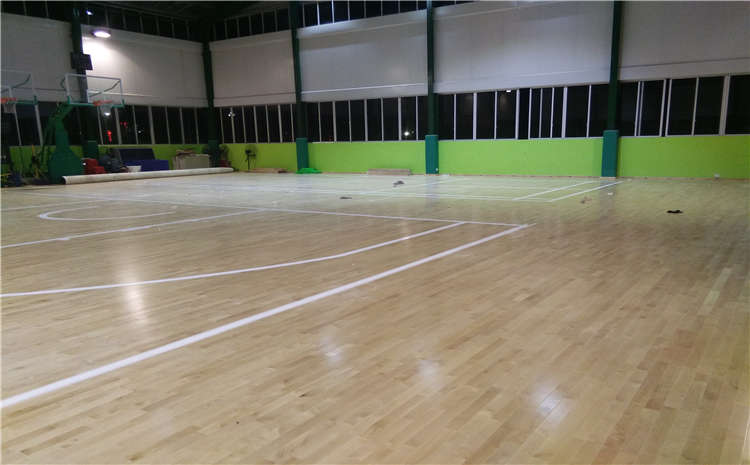 楓樺木體育館實木地板主輔龍骨結構