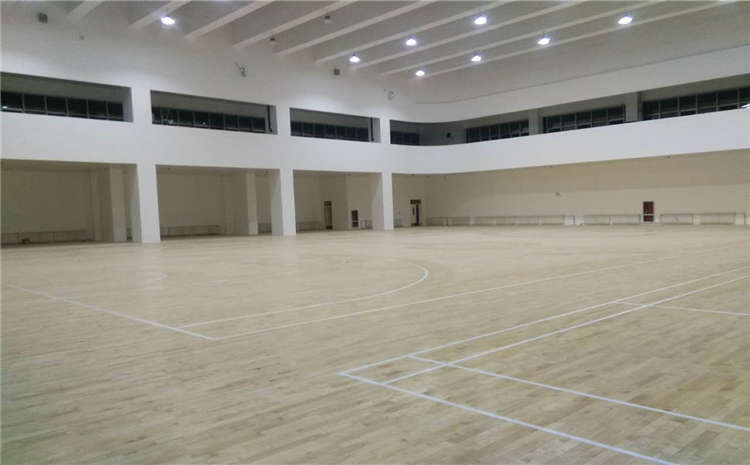楓木籃球館木地板多少錢一平米？
