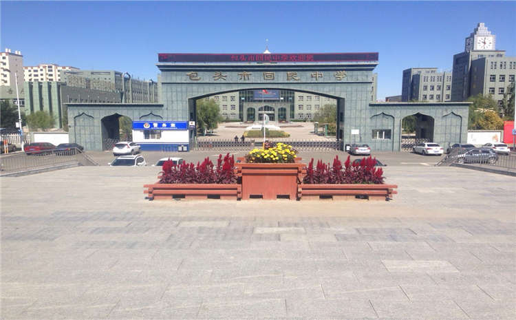 學校乒乓球館木地板造價是的多少？