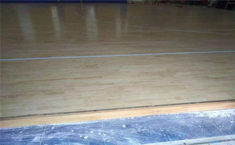 俄勒岡松木地板籃球場結構