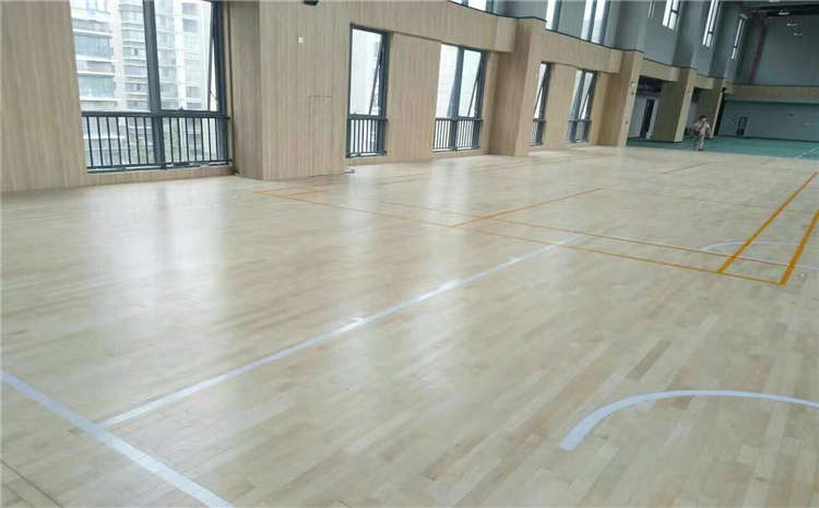 家用實木地板和以當籃球場地
